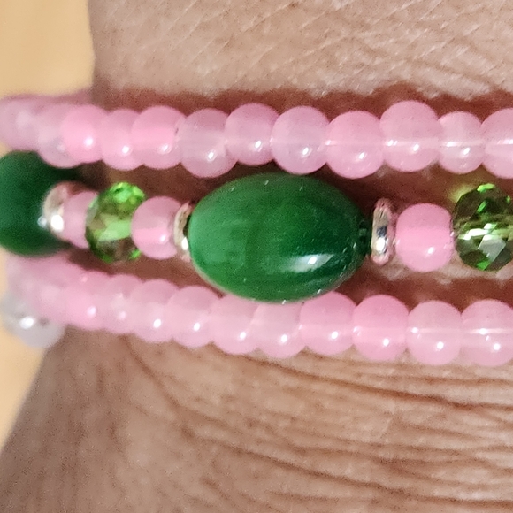 Hand Crafted Bracelet Memory Wire Coil Pink and Green Beaded Medium Size - Picture 5 of 7
